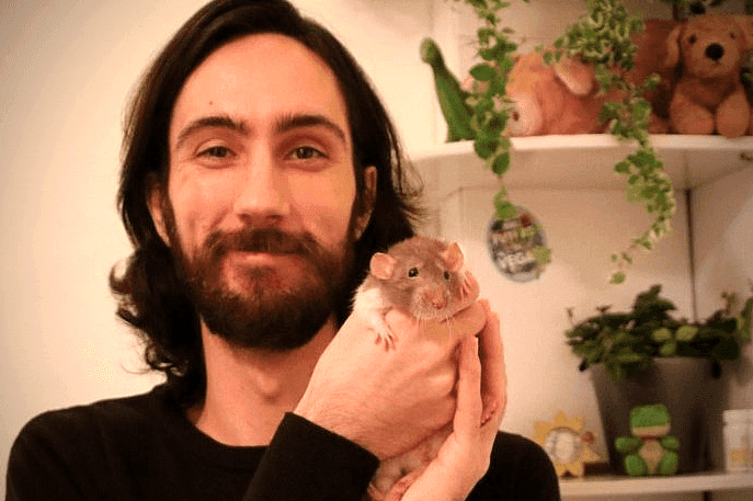 [Blog post] David with rat